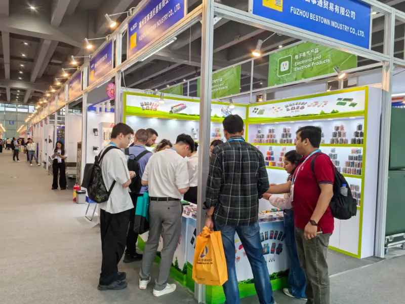 Taispeántais Yueqing Taer Electric Réitigh Sreangaithe Casta ag Céim Canton Fair 1 Aibreán 2026